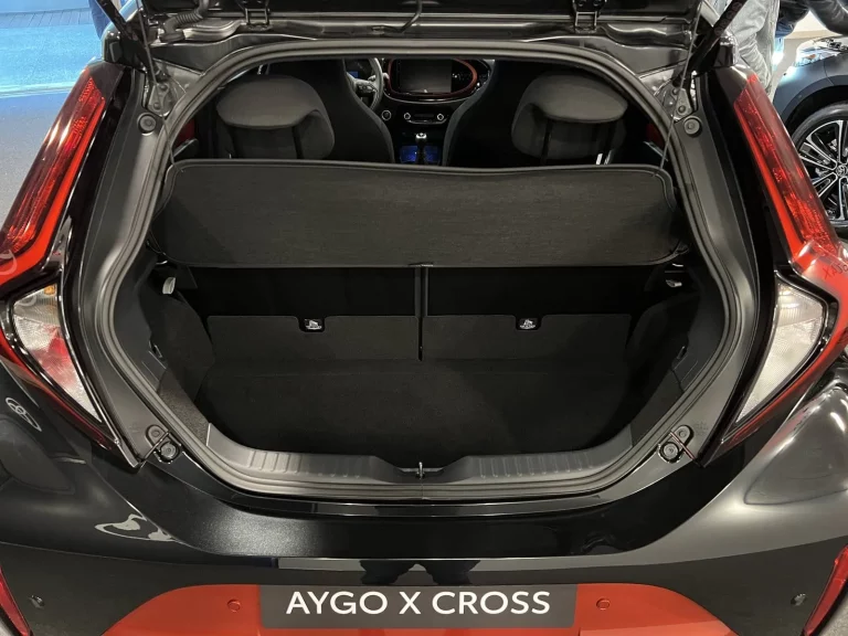 Renting Toyota Aygo X Cross: oferta de renting del Toyota Aygo X Cross para particulares, autónomos y empresas. Renting Toyota Aygo X Cross barato